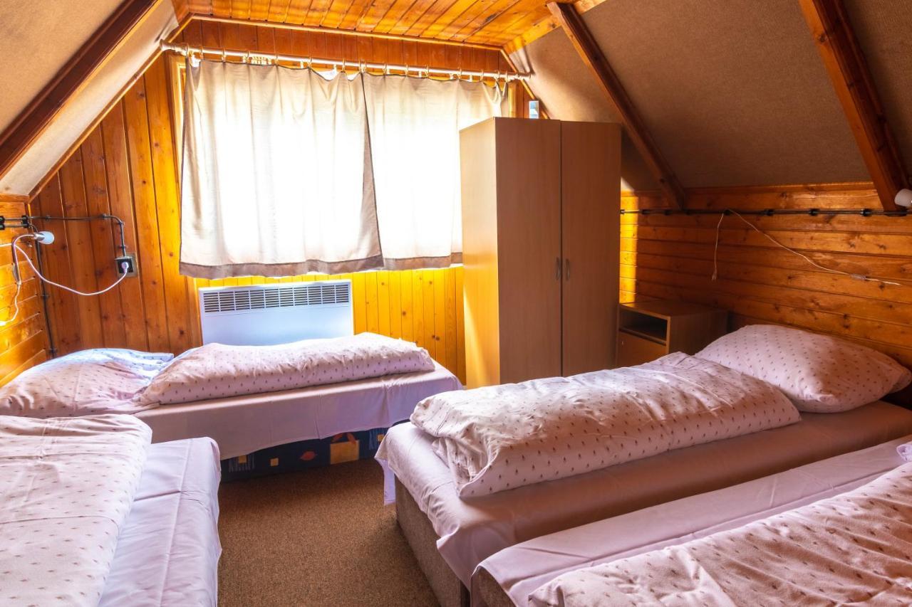 Turisticka Chata Chopok Demänovská Dolina Exterior foto
